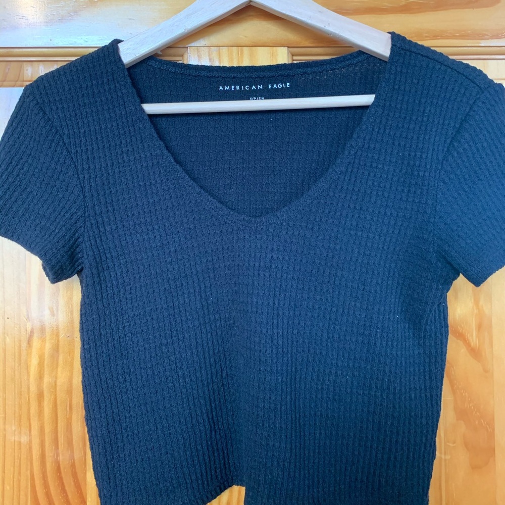 American Eagle small black crop top